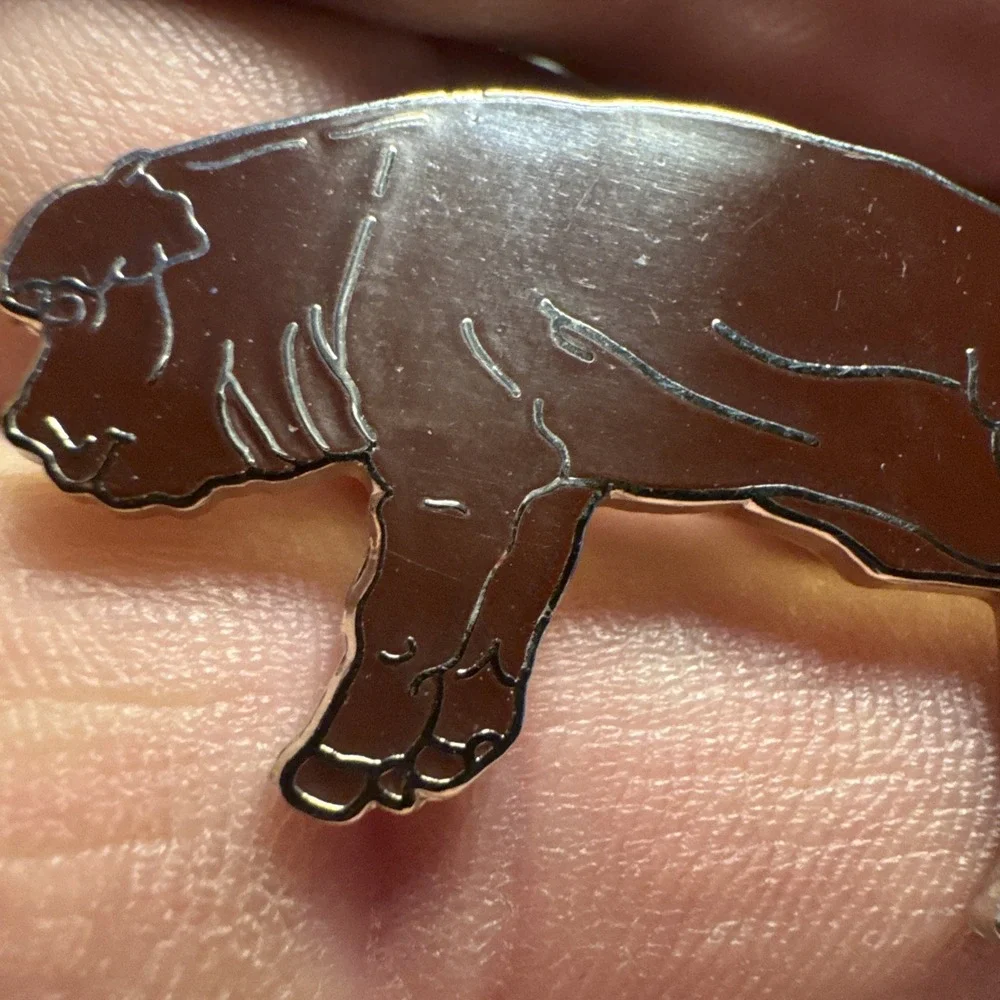 Vintage Pig Hat Coat Lapel Pin Farm Farmer Farming Animal - Picture 4 of 8